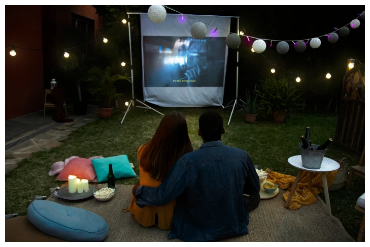 Elite Outdoor Screen 1