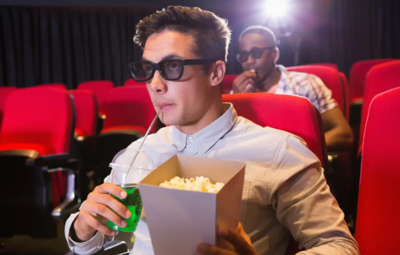 watching-movie-with-snacks