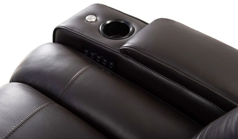 lounge chair with cup holder